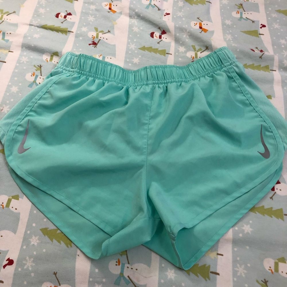 Nike sport shorts dry fit size M